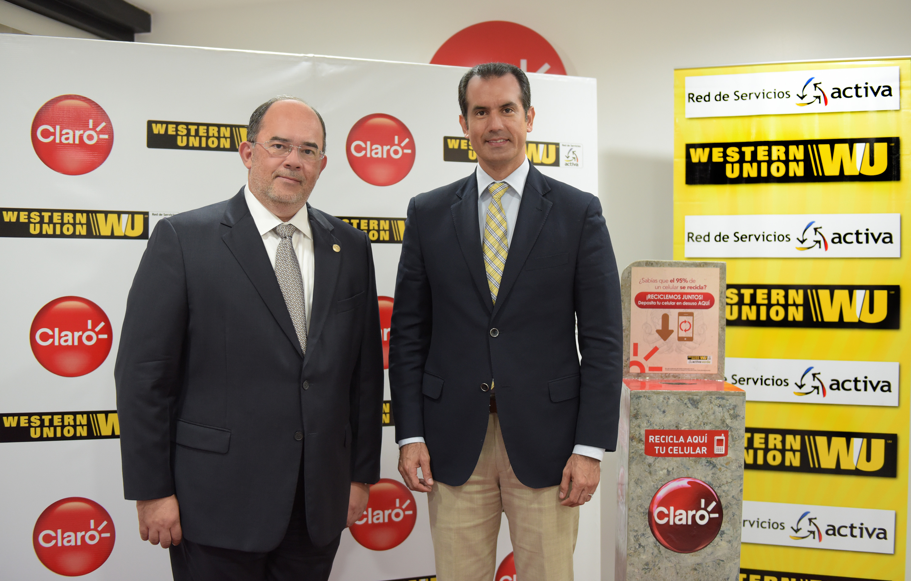 José Martín Ayala, gerente general de Western Union Red Activa, y Alfredo Escobar, presidente ejecutivo de CLARO.